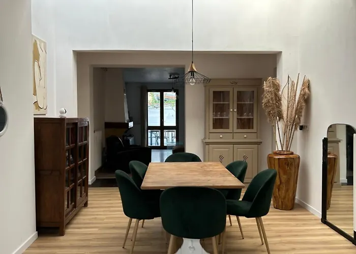 Maison 3 Chambres, Piscine Privee Terrain De Petanque Holiday home